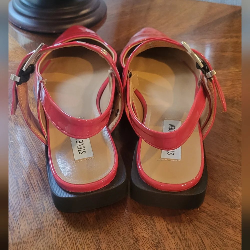 Steve Madden Graya Red Patent Flats with Strap Size, 10